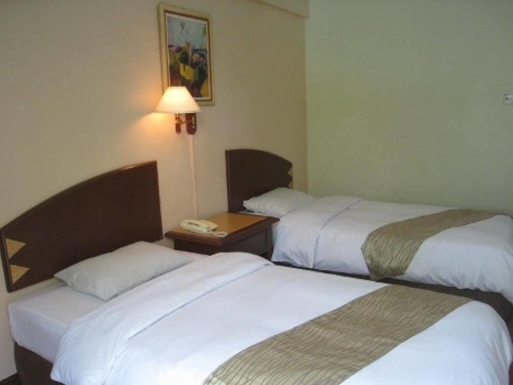 Casuarina Hotel Kota Kinabalu Esterno foto